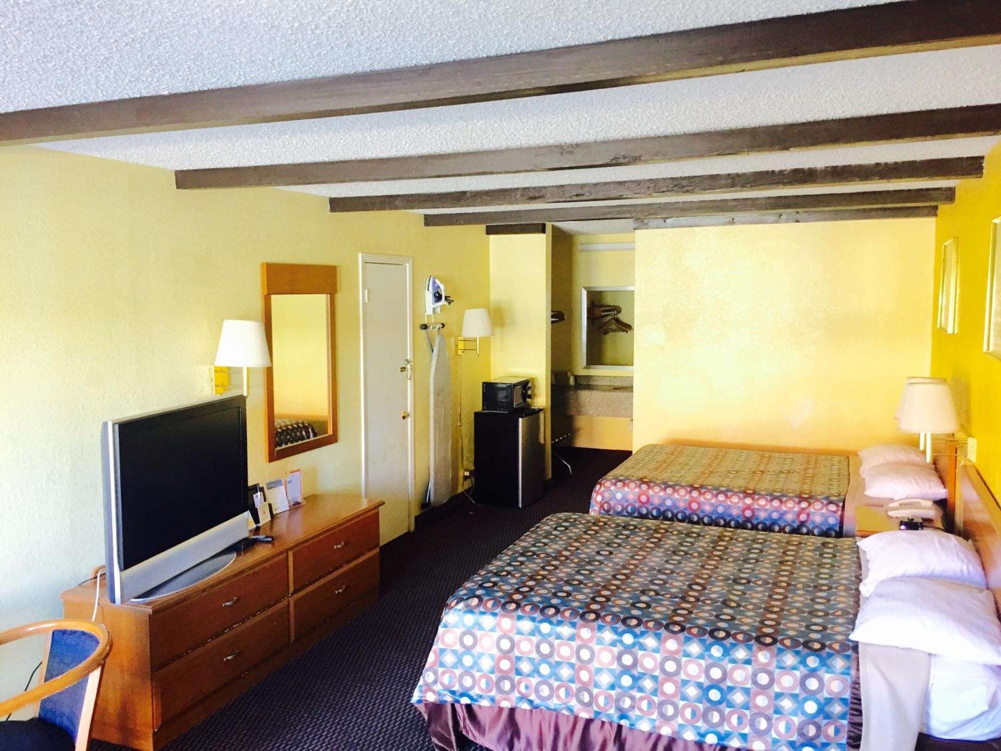 Travelodge By Wyndham Motel
